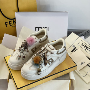 펜디 매치 소프트 레더 로우탑 스니커즈