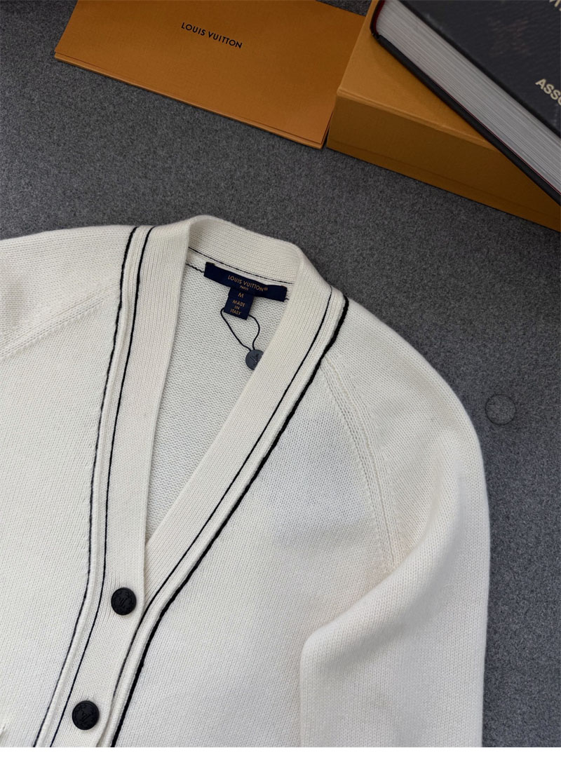 루이비통 스트라이프 엑센트 가디건 （터보）