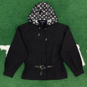 루이비통 숏 후드 파카 블랙