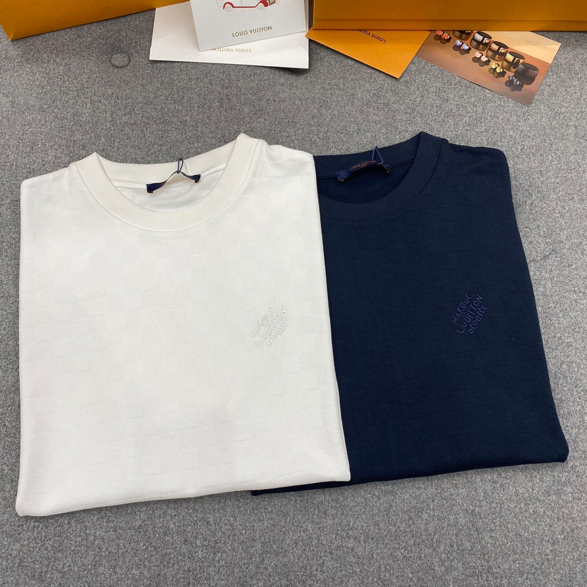 루이비통 다미에 모노그램 피케 반팔 티셔츠 “2COLOR”