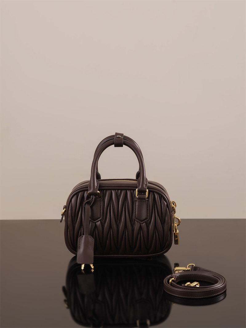 미우미우 아르카디 마테라쎄 나파 가죽 숄더 백 브라운 5BB123