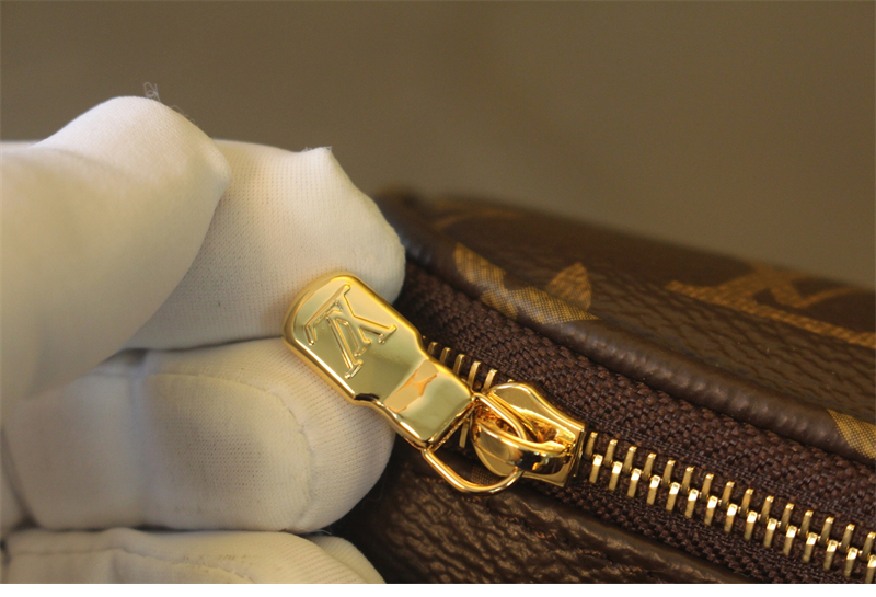 루이비통 미니 범백 모노그램 M82335