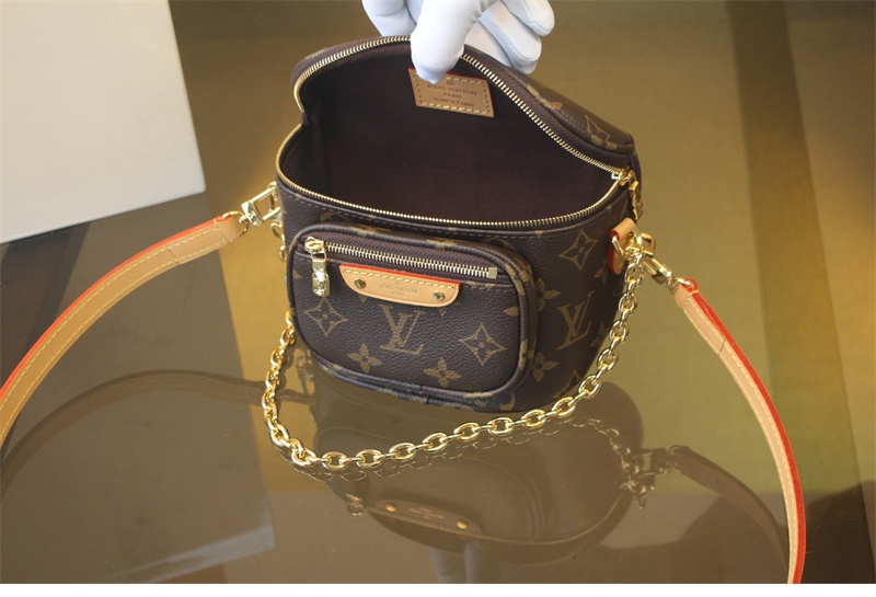 루이비통 미니 범백 모노그램 M82335