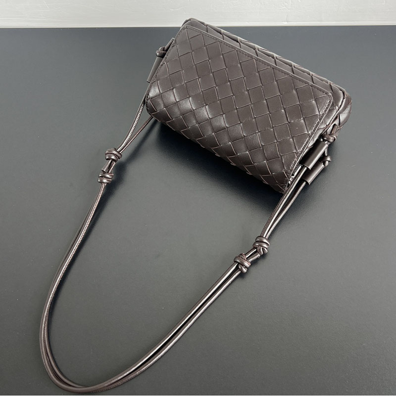 보테가베네타 노뚜르노 파우치 백 843893