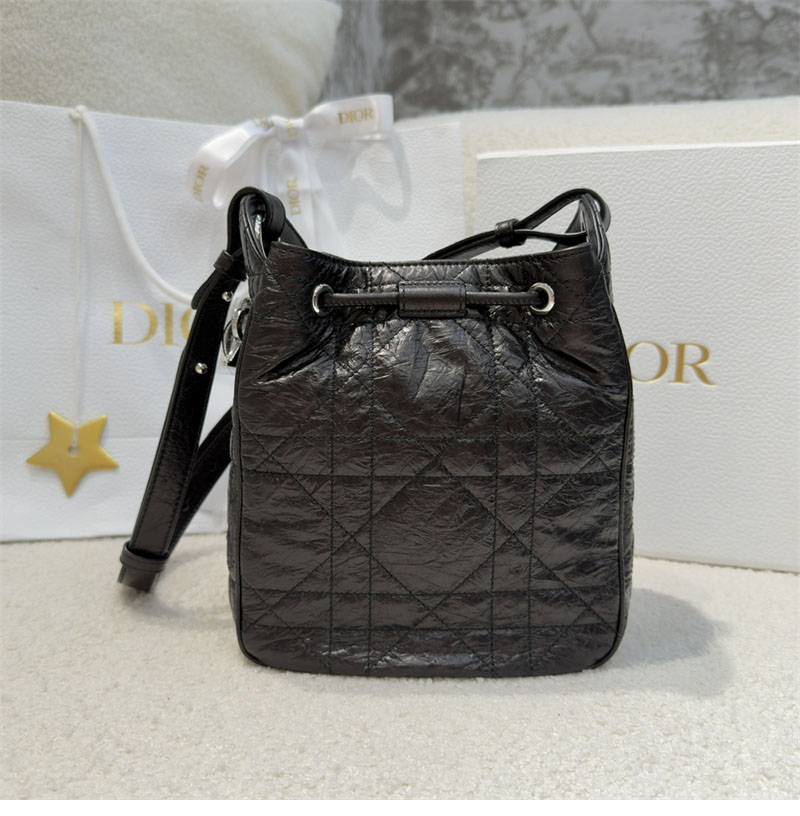 디올 D-Major 스몰 백 블랙 매크로 까나쥬 크링클