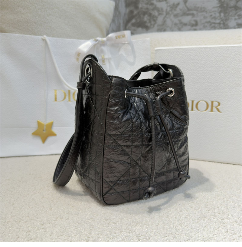 디올 D-Major 스몰 백 블랙 매크로 까나쥬 크링클