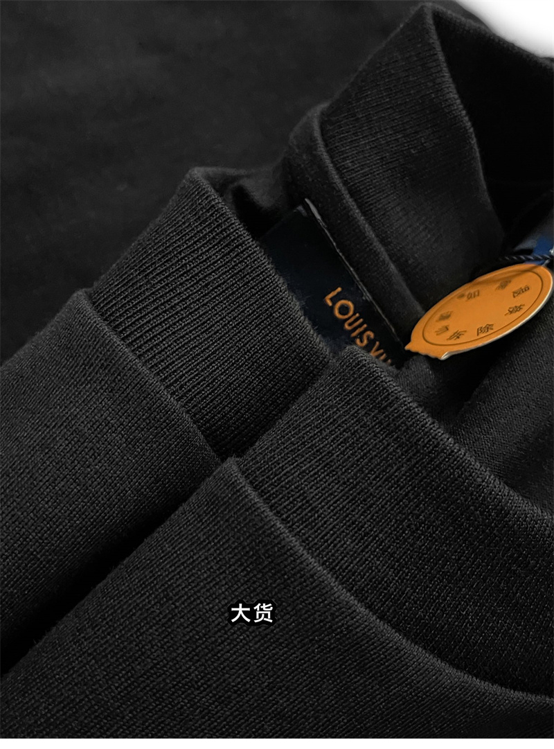 루이비통 25SS 이리데슨트 LV 남성 반팔 티셔츠