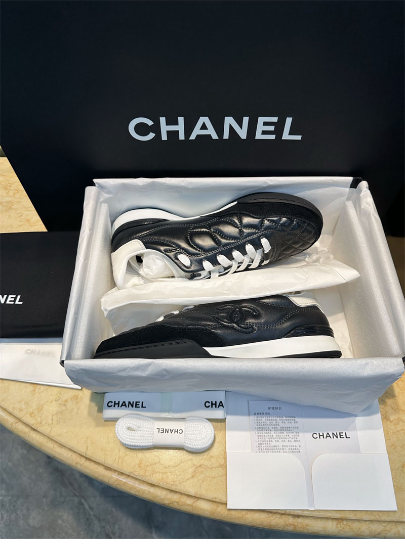 샤넬 24A CC로고 퀼팅 스니커즈