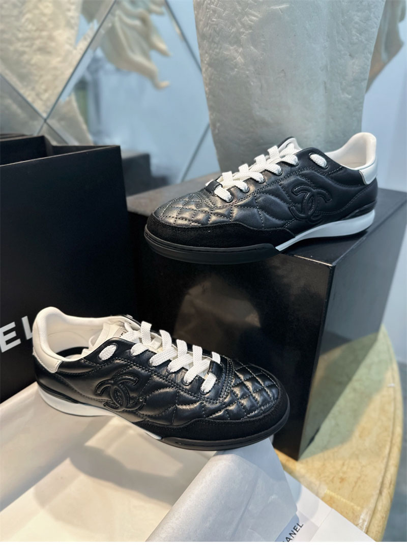 샤넬 24A CC로고 퀼팅 스니커즈