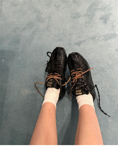 뉴발란스 x 미우미우 530 SL 스니커즈