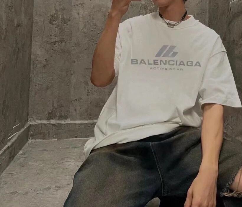 발렌시아가 액티브웨어 빈티지 저지 미디엄핏 반팔 티셔츠 “2COLOR”