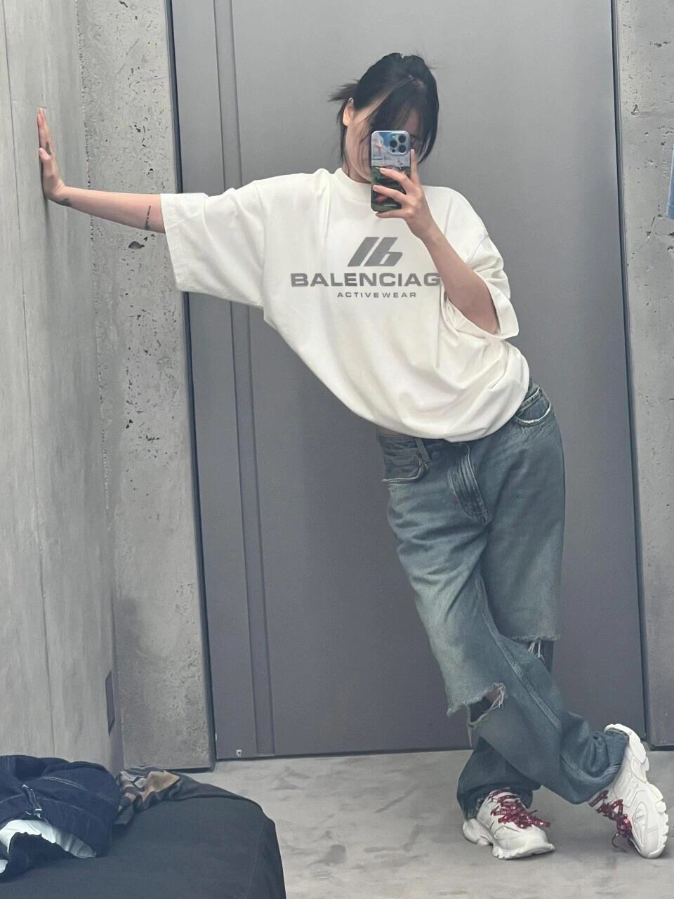 발렌시아가 액티브웨어 빈티지 저지 미디엄핏 반팔 티셔츠 “2COLOR”