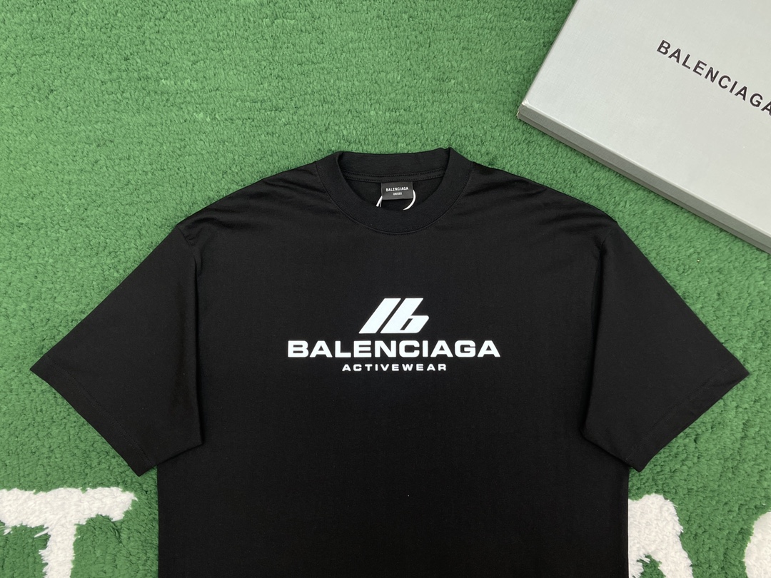 발렌시아가 액티브웨어 빈티지 저지 미디엄핏 반팔 티셔츠 “2COLOR”