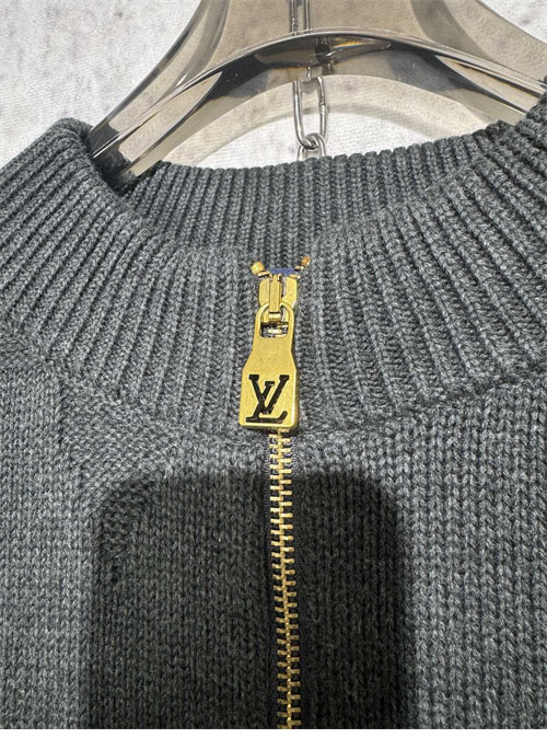 루이비통 x 박서보 모노그램 자카드 울 하프 지퍼 풀오버 니트