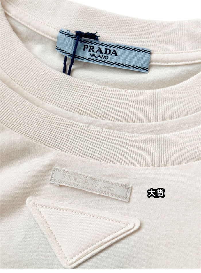 프라다 트라이앵글 반팔 티셔츠