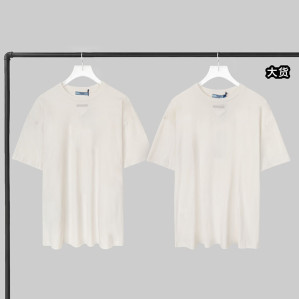 프라다 트라이앵글 반팔 티셔츠