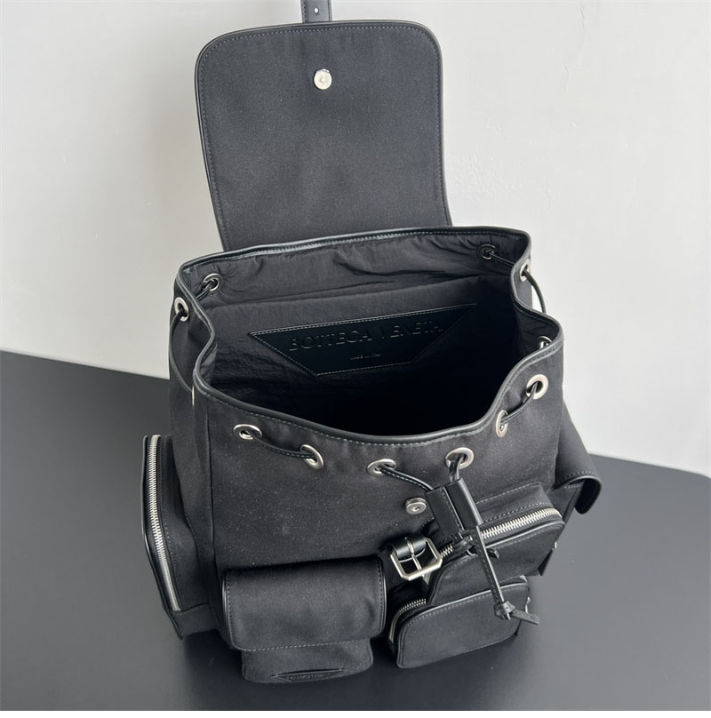 보테가 베네타 크로스로드 멀티포켓 백팩