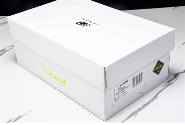 뉴발란스 2002R JJJ자운드 고어텍스 스니커즈