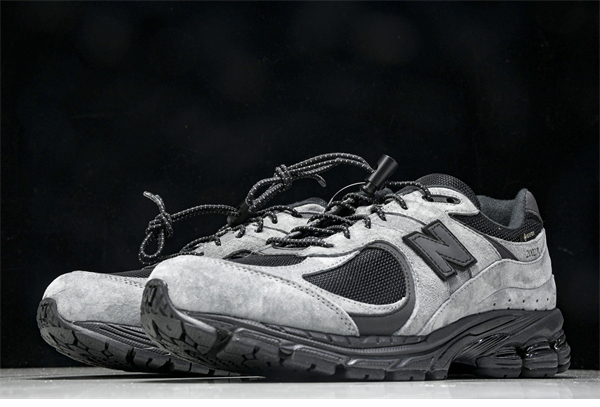 뉴발란스 2002R JJJ자운드 고어텍스 스니커즈