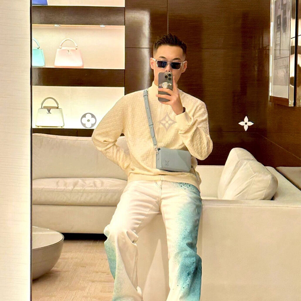 루이비통 다미에 시그니처 프론트 집업 가디건 “2COLOR”