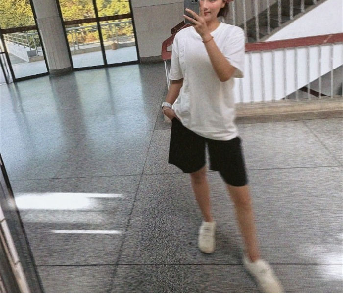 루이비통 엠보스 LV 티셔츠