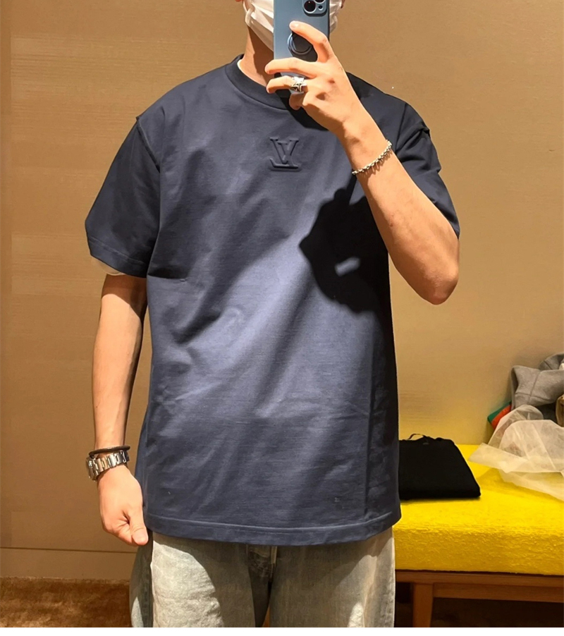 루이비통 엠보스드 LV 티셔츠