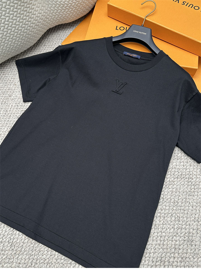 루이비통 엠보스드 LV 티셔츠