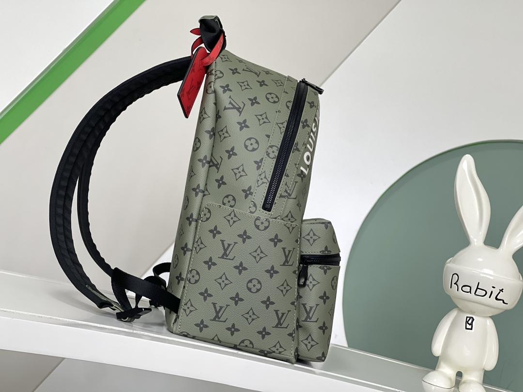 Louis Vuitton Discovery BackPack