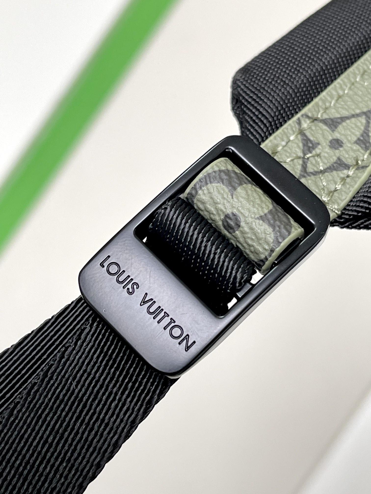 Louis Vuitton Discovery BackPack