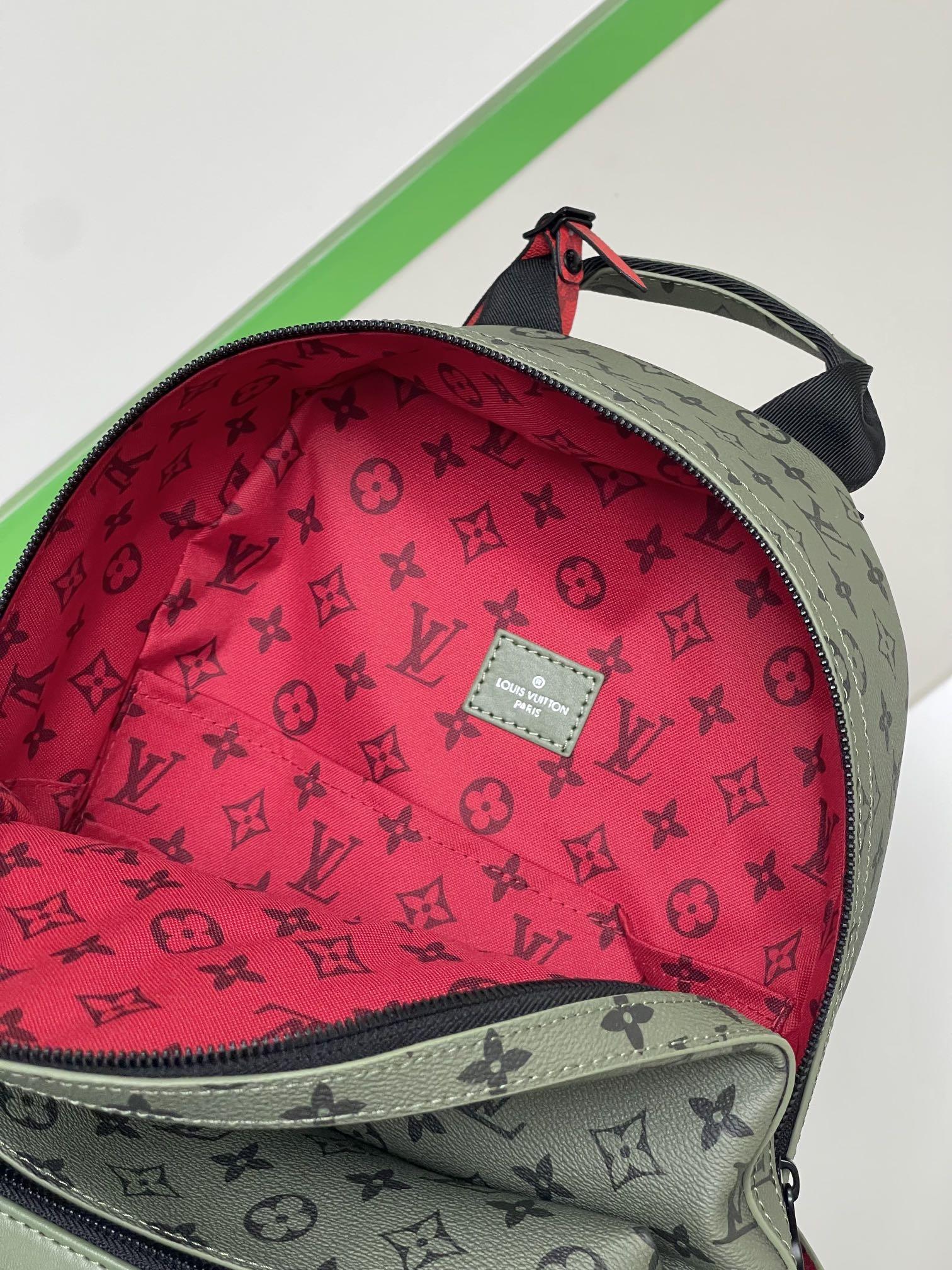 Louis Vuitton Discovery BackPack
