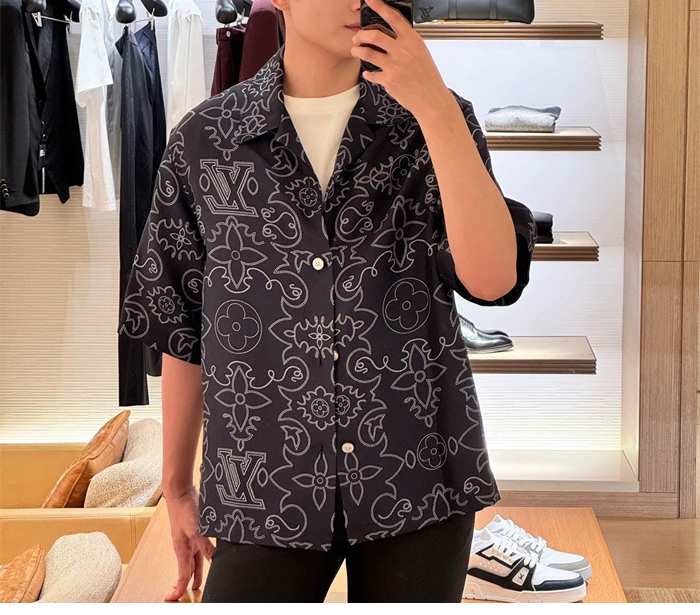 루이비통 LV 아라베스크 모노그램 프린트 슬리브드 실크 셔츠