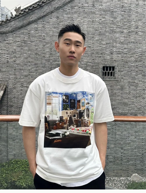 루이비통 23AW LV Teen Bedroom 프린트 반팔 티셔츠