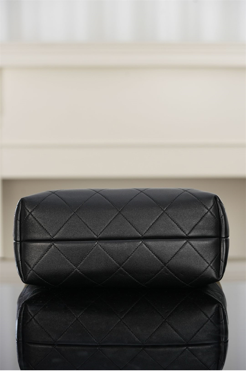 샤넬 25A 스웨이드 카프스킨 골드 메탈 쇼핑 백