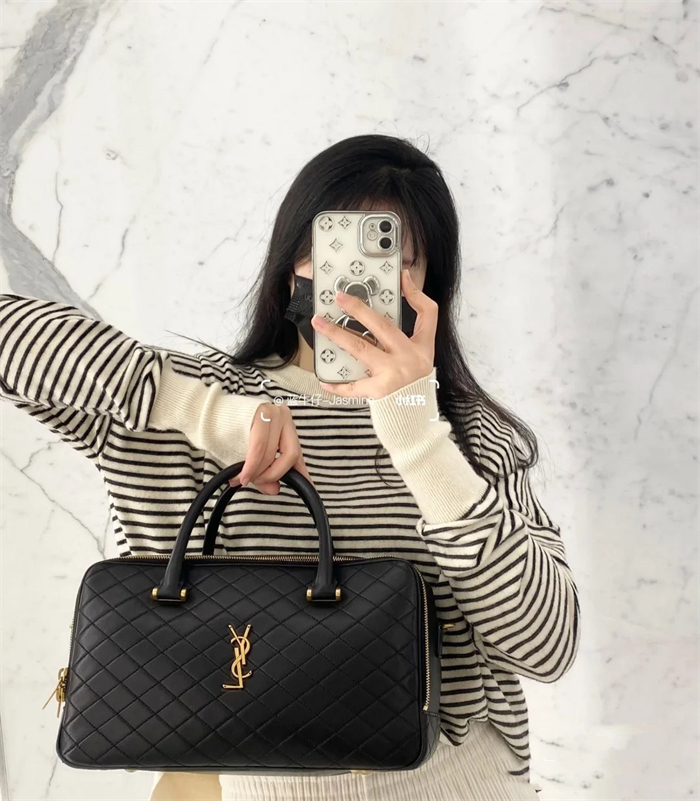 생로랑 리아 르 카산드라 퀼팅 더플백