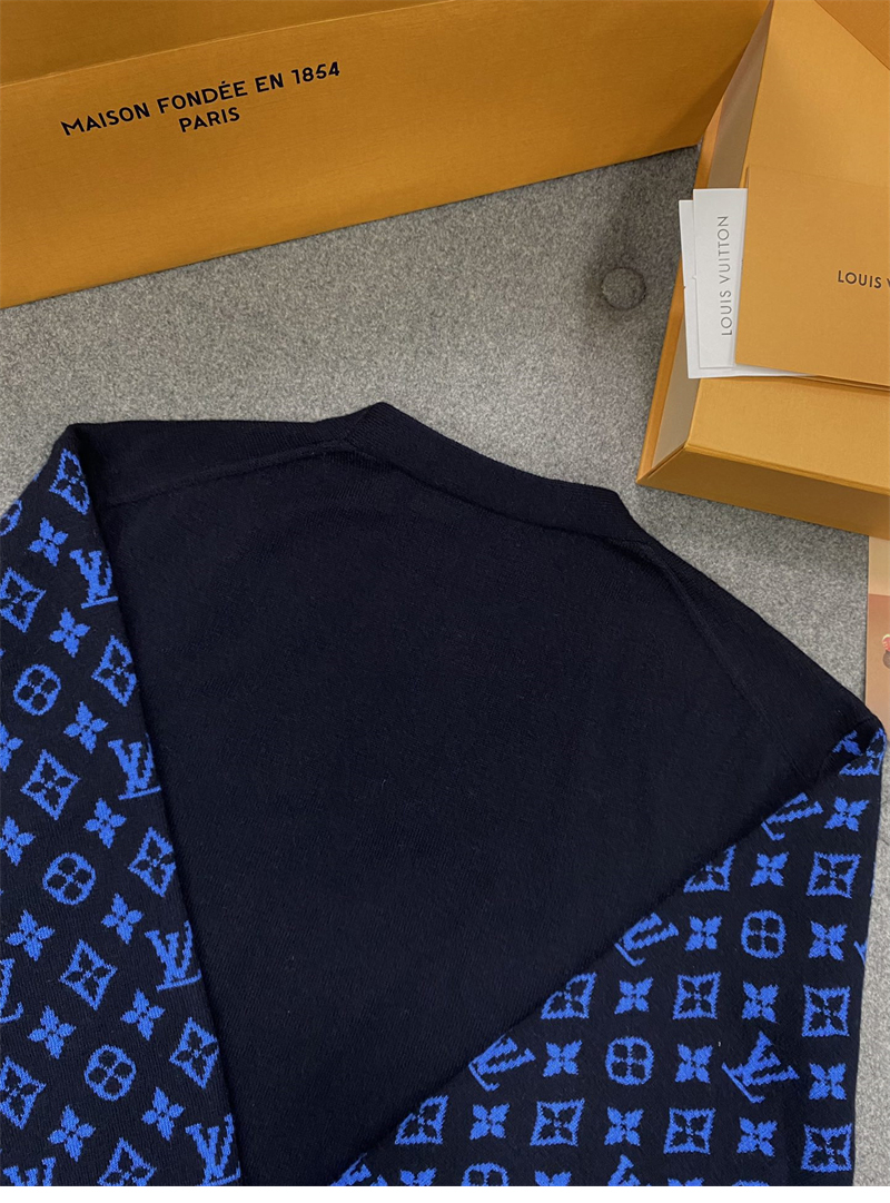 루이비통 모노그램 믹스 캐시미어 V넥 가디건