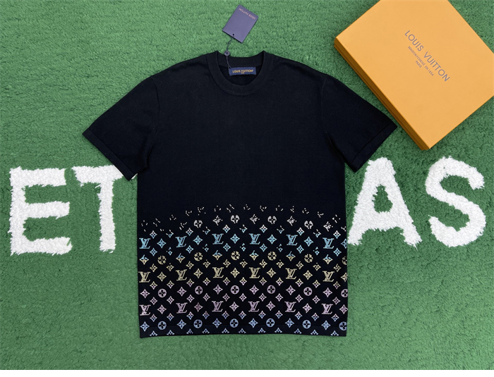 루이비통 라인스톤 크리스탈 모노그램 그라디언트 엠벨리시드 반팔 티셔츠