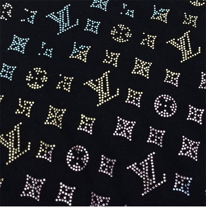 루이비통 라인스톤 크리스탈 모노그램 그라디언트 엠벨리시드 반팔 티셔츠