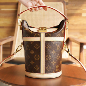 루이비통 모노그램 더플 백 M43587