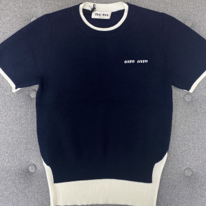 미우미우 캐시미어 앤 울 크루넥 니트 스웨터