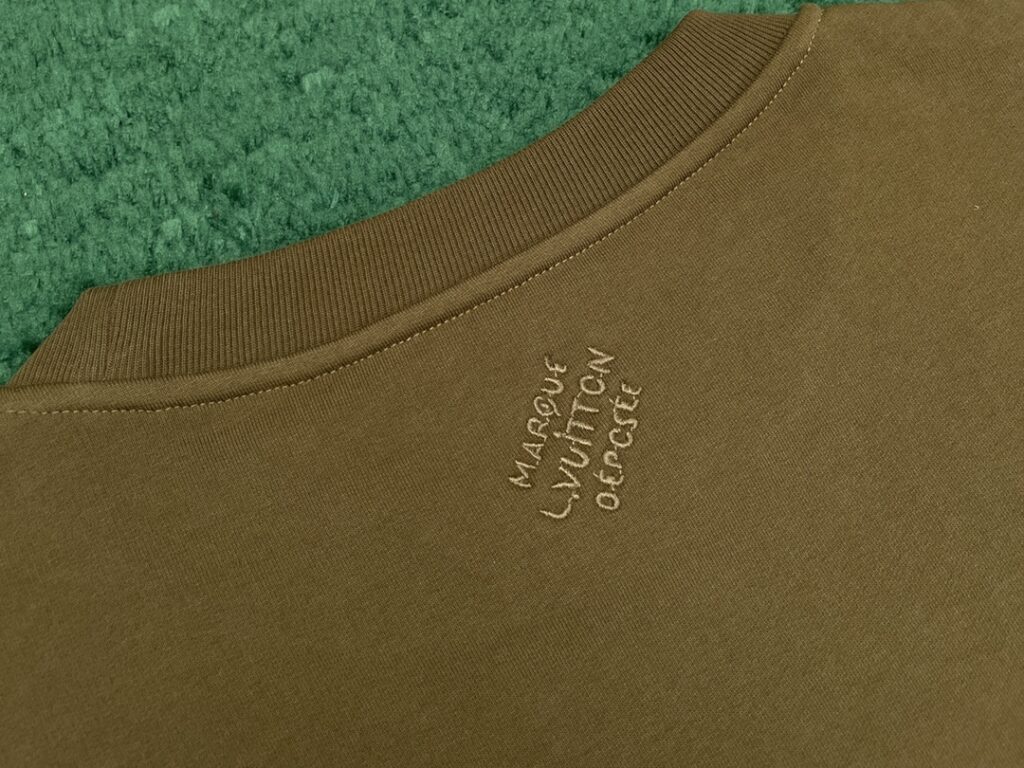 루이비통 24SS 코튼 시그니처 크루넥 맨투맨 카키