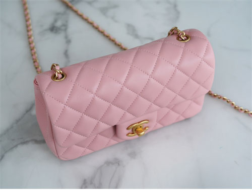 샤넬 클래식 뉴미니 캐비어 금장