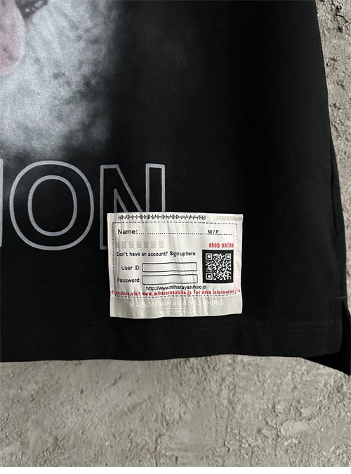 미하라 야스히로 패치로고 그래픽 프린트 반팔 티셔츠