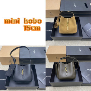 생로랑 스웨이드 LE 5 À 7 베이비백