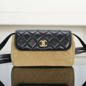 샤넬 스웨이드 보댕-주아유 램스킨 플랩백