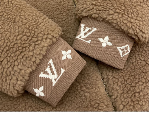 루이비통 로고 패치 후리스 블루종 2컬러