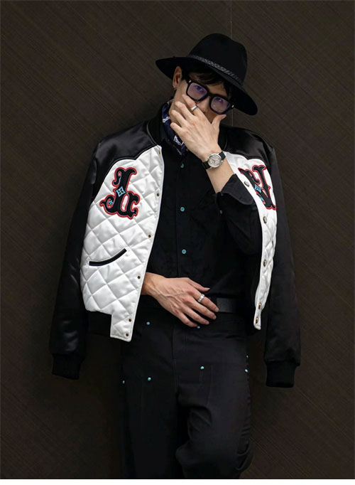 루이비통 24FW 바이컬러 새틴 봄버 자켓 1AFWK6