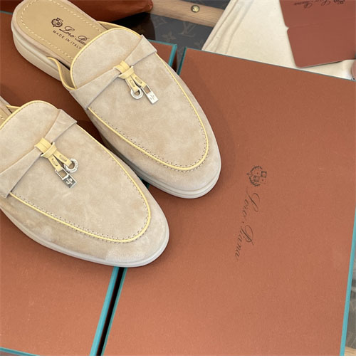 로로피아나 바부슈 참 워크 로퍼 뮬