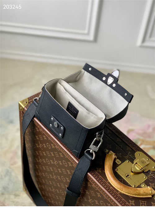 루이비통 소울 트렁크 M11516