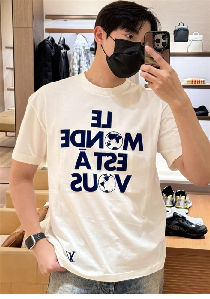 루이비통 Le Monde Est À Vous 그래픽 반팔 티셔츠