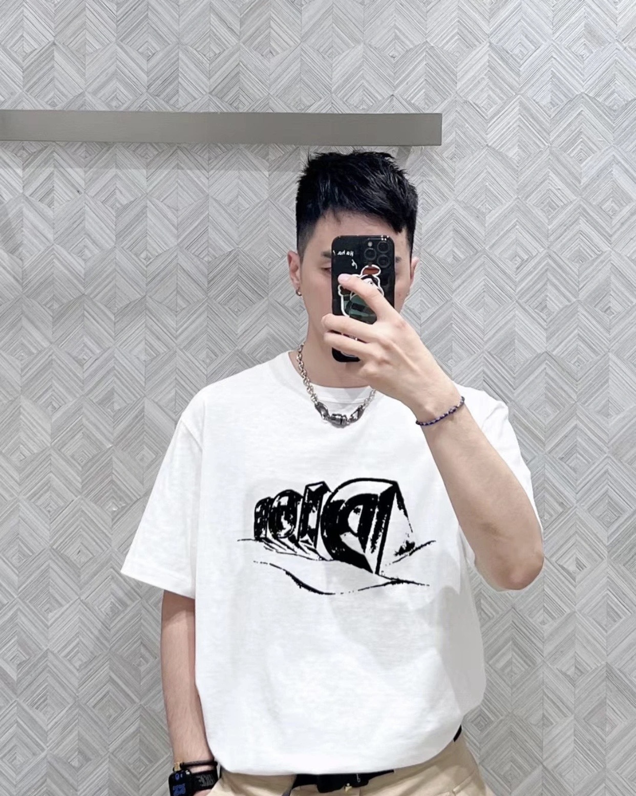 디올 23FW 화이트 플록 아스트로 반팔 티셔츠 화이트